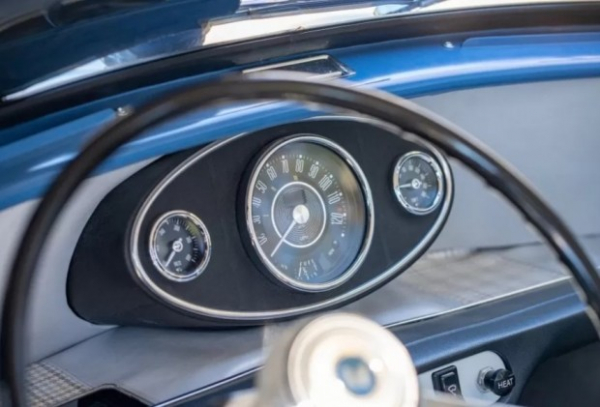 У США вінтажний MINI перетворили на електрокар