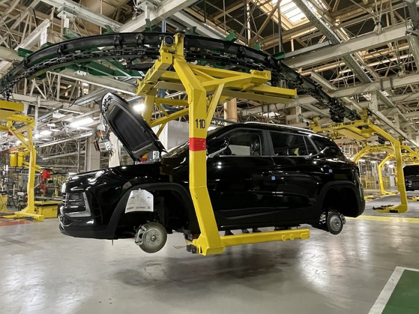 Что сегодня происходит на заводе &laquo;Москвич&raquo;: эксклюзивный видеорепортаж