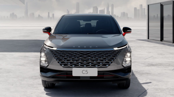 Omoda C5 AWD: названы отличия полноприводной версии от переднеприводной