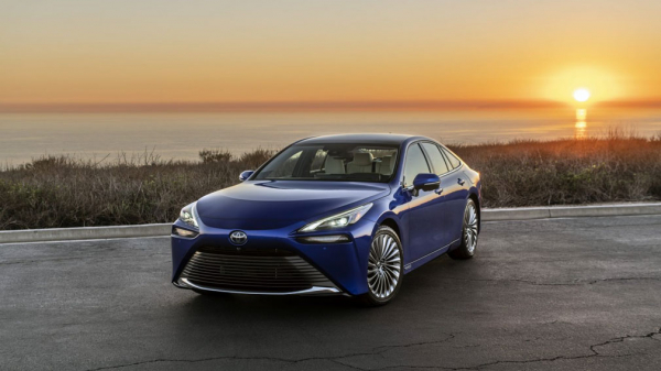 Дебютировал водородный седан Toyota Mirai 2023 года