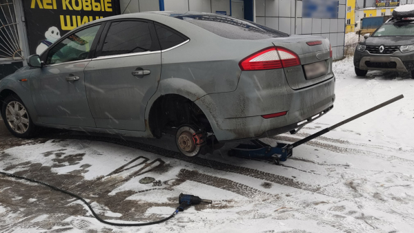 Признаки, которые укажут об оптимальном времени для замены зимних покрышек на летние