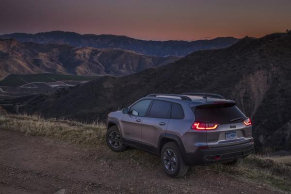Компания Jeep после ухода из производства Jeep KL Cherokee готовит его преемника