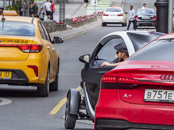 Kупи слона: российские водители отбиваются от навязываемых им &laquo;электричек&raquo;