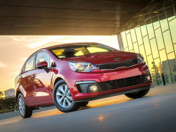 На машине или автобусом?