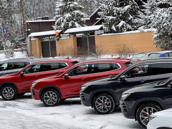 Опасный сговор: китайские автопроизводители и российские автодилеры объединились против водителей