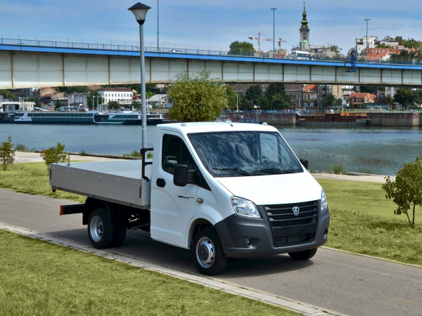 От первых клиентов до полноценного бизнеса: как заработать на грузоперевозках с Авито Услугами