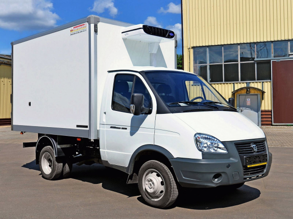 От первых клиентов до полноценного бизнеса: как заработать на грузоперевозках с Авито Услугами