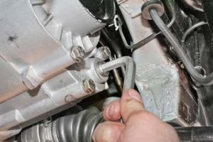 Почему не включаются скорости при заведенном двигателе