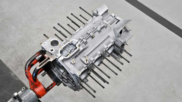 Porsche будет выпускать новый магниевый блок цилиндров для старых Porsche 911