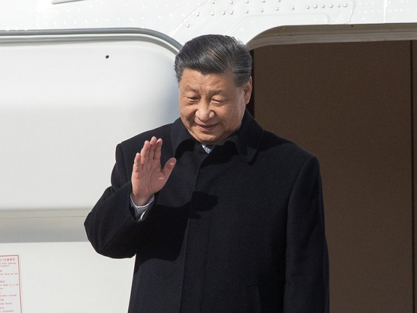 Си Цзиньпин нечаянно открыл в Москве мотосезон