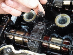 Стоит ли использовать промывку мотора перед заменой масла