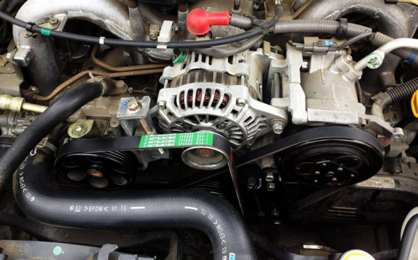 Свистит ремень при запуске двигателя