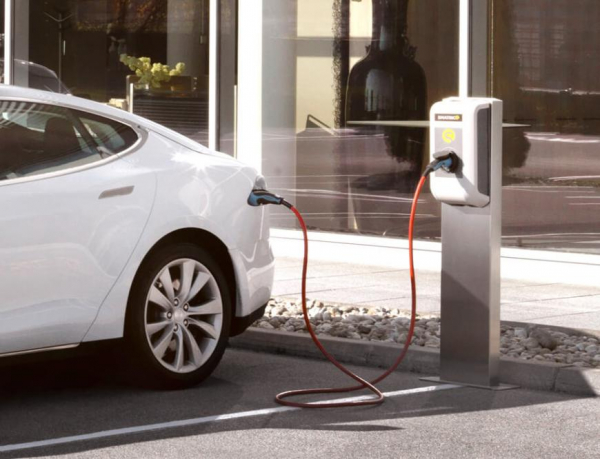 &laquo;Ъ&raquo;: В России инфраструктура обогнала электромобили в 2022 году 