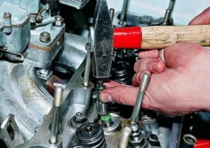 Замена направляющих втулок клапанов