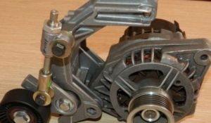 Замена ролика натяжителя ремня генератора своими руками Замена ролика натяжителя ремня генератора своими руками