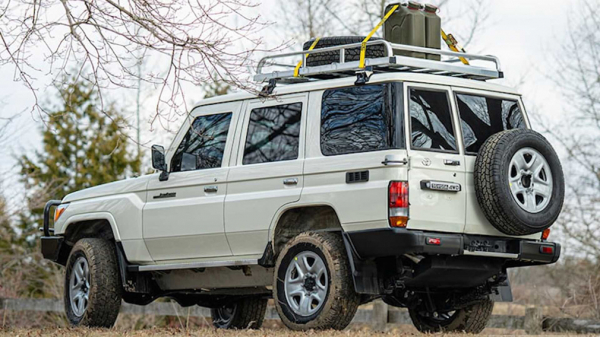 Тюнеры доработали бронированный внедорожник Land Cruiser 70 Тюнеры доработали бронированный внедорожник Land Cruiser 70
