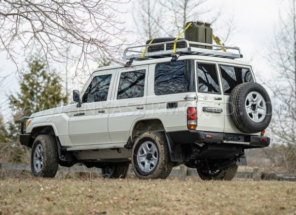 Культовий Toyota Land Cruiser отримав броньовану версію