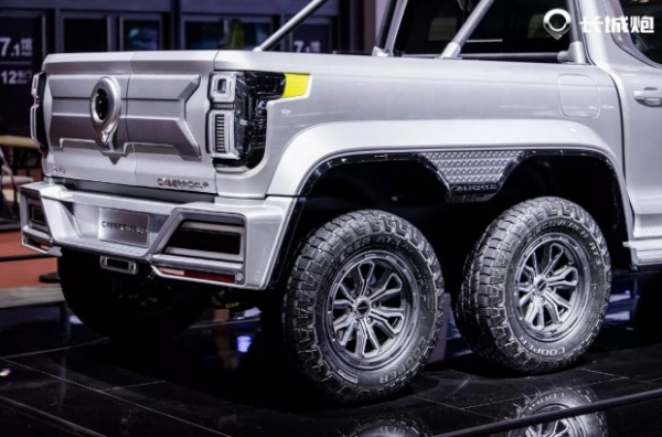 Great Wall представив шестиколісний пікап з гібридною установкою