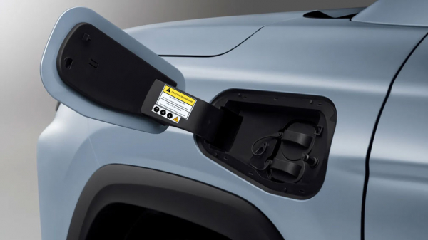 Глава пресс-службы КамАЗа посчитал нецелесообразным приобретение  &laquo;Москвича 3e&raquo;