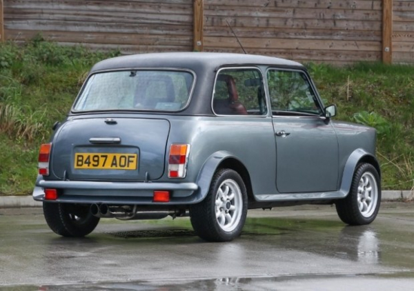 На аукціон виставили унікальний MINI 1000 HLE