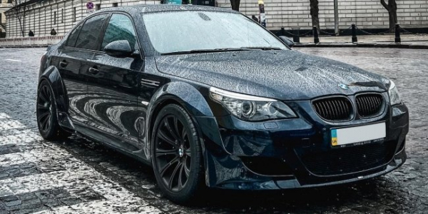 В Україні засвітився BMW M5 у вражаючому тюнінгу