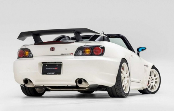 Культовий спорткар Honda отримав сучасну версію