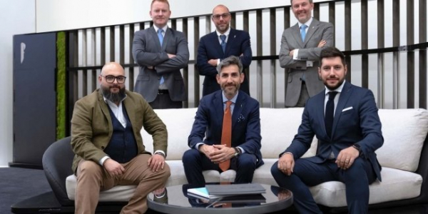 Pininfarina анонсувала 1927-сильний електромобіль