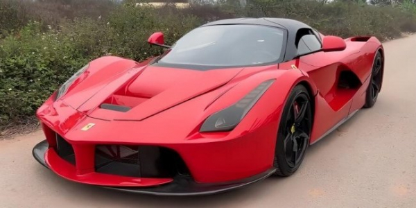 Умільці зробили точний &laquo;клон&raquo; суперкара Ferrari LaFerrari