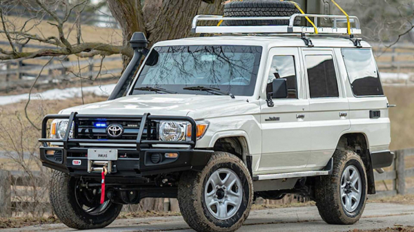 Тюнеры доработали бронированный внедорожник Land Cruiser 70 Тюнеры доработали бронированный внедорожник Land Cruiser 70