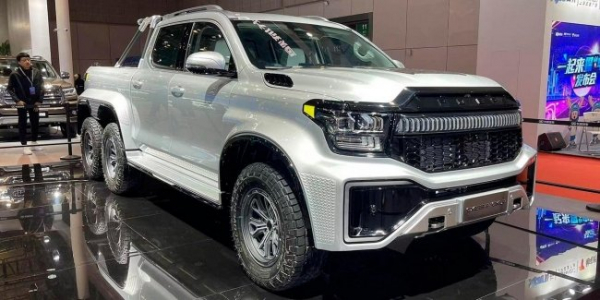 Great Wall представив шестиколісний пікап з гібридною установкою