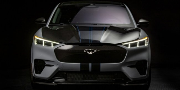 Компанія Shelby випустила свій перший електромобіль