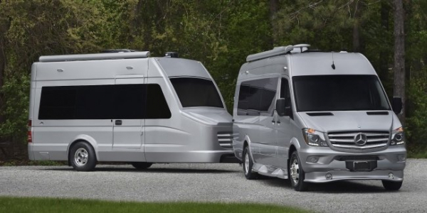 Mercedes Sprinter перетворили на оригінальний автопоїзд