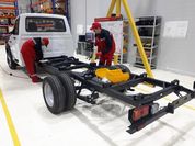 Электрошок: как на АЗЛК собирают УАЗы, которые не ржавеют Электрошок: как на АЗЛК собирают УАЗы, которые не ржавеют