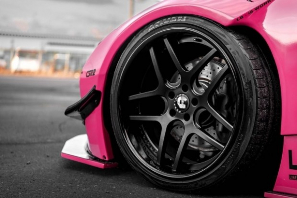 &laquo;Спорткар&raquo; BMW i8 отримав екстравагантний тюнінг