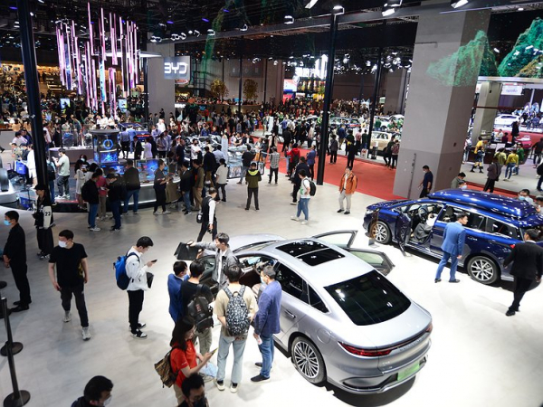 Как китайские автопроизводители гнобят американских конкурентов