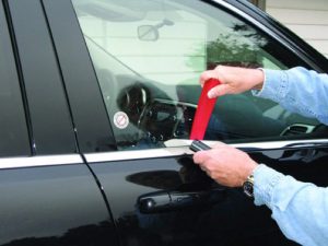 Как открыть машину с разряженным аккумулятором: что нужно знать