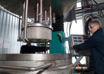 Русские краски: чем сегодня красят машины на конвейерах АВТОВАЗа и ГАЗа