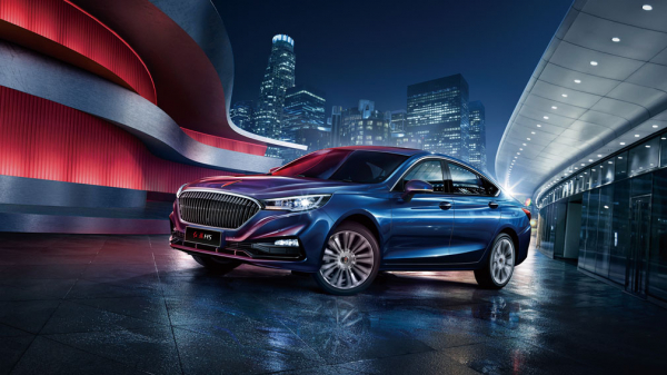 В РФ появился седан Hongqi H5 первого поколения