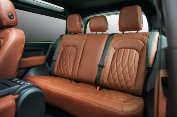 Land Rover Defender перетворили на ретро-позашляховик Land Rover Defender перетворили на ретро-позашляховик