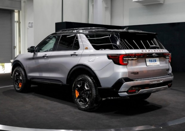 Ford Explorer отримав спеціальну версію для глибокого бездоріжжя