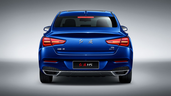 В РФ появился седан Hongqi H5 первого поколения