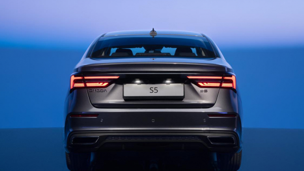 Атмосферный мотор, вариатор, багажник &mdash; как у Весты: новый седан уже в продаже в России