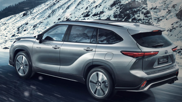 На российском рынке появился новый кроссовер Toyota