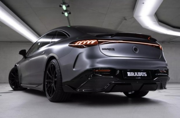 Новий Mercedes-AMG EQS53 доопрацювали спеціалісти Brabus