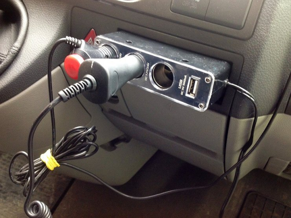 Что можно и нельзя втыкать в гнездо прикуривателя