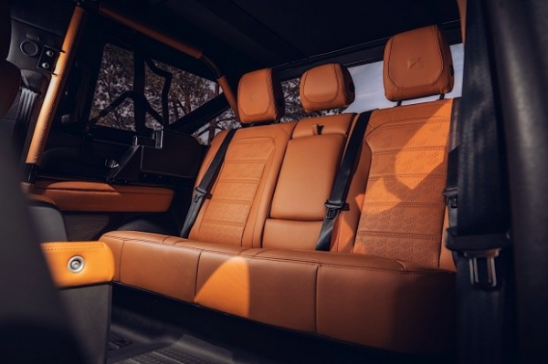 Land Rover Defender отримав незвичайну ретроверсію