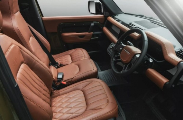 Land Rover Defender перетворили на ретро-позашляховик Land Rover Defender перетворили на ретро-позашляховик