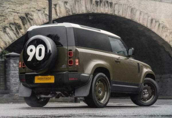 Land Rover Defender перетворили на ретро-позашляховик Land Rover Defender перетворили на ретро-позашляховик