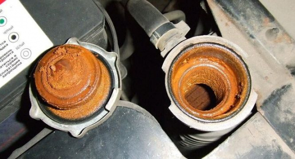 Если в автомобиле долго не менять антифриз: что будет с машиной