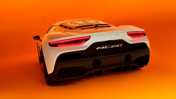 В Россию привезли роскошное суперкупе Maserati MC20